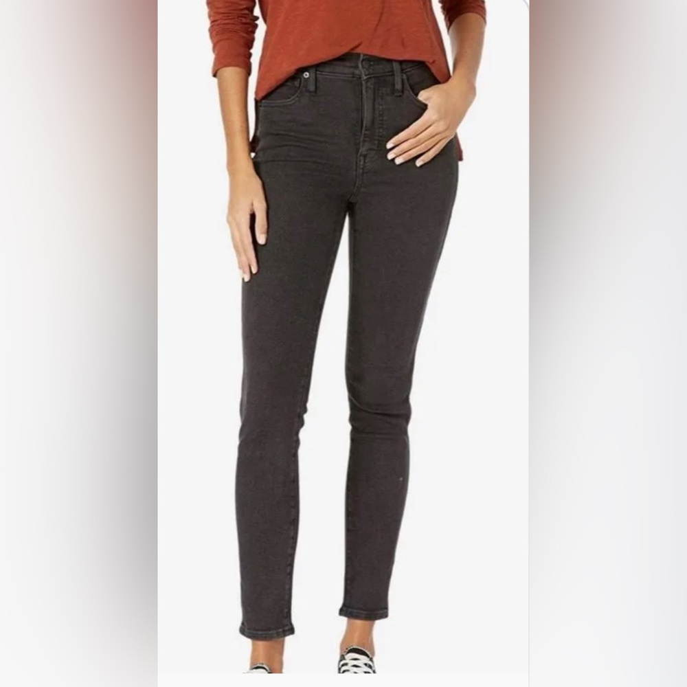 Madewell 10” High Rise Skinny. Size 26P. Starkey wash.